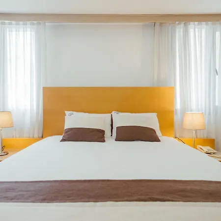 Hotel Mb Esmirna