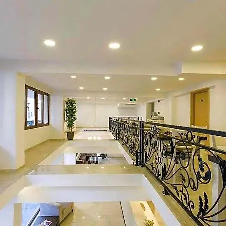 City Hotel