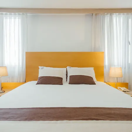 Hotel Mb Esmirna