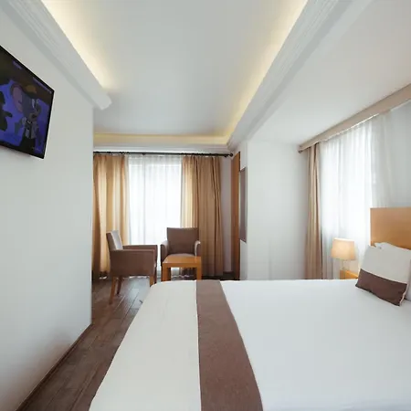 City Hotel